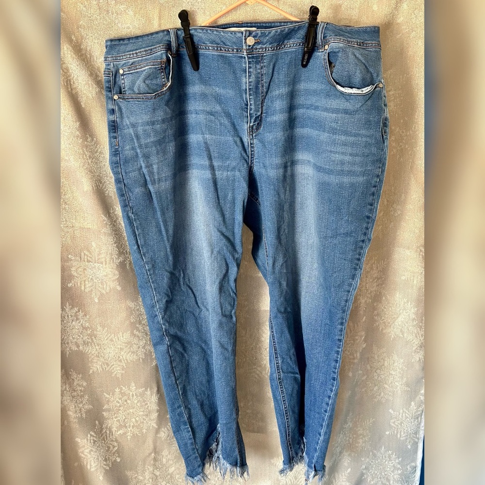 Women’s Plus Size 24 Crop Jeans